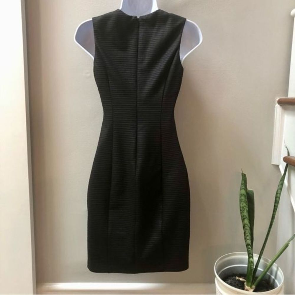 Guess black ribbed cutout‎ shift dress woman’s size 0 - Picture 7 of 7